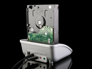 Illustration for article titled Progress On the March: Brando's SATA Hard Drive Dock Now Has Speakers